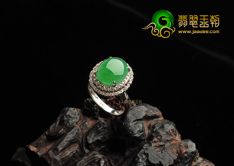 (超值推荐)冰种阳绿镶白金戒指(真钻)