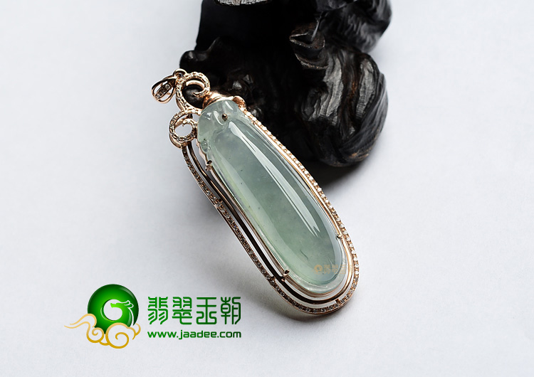(超值推荐)冰种晴水镶玫瑰金福瓜胸坠(真钻)