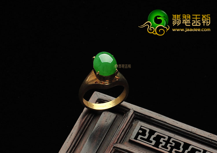 冰种阳绿戒面