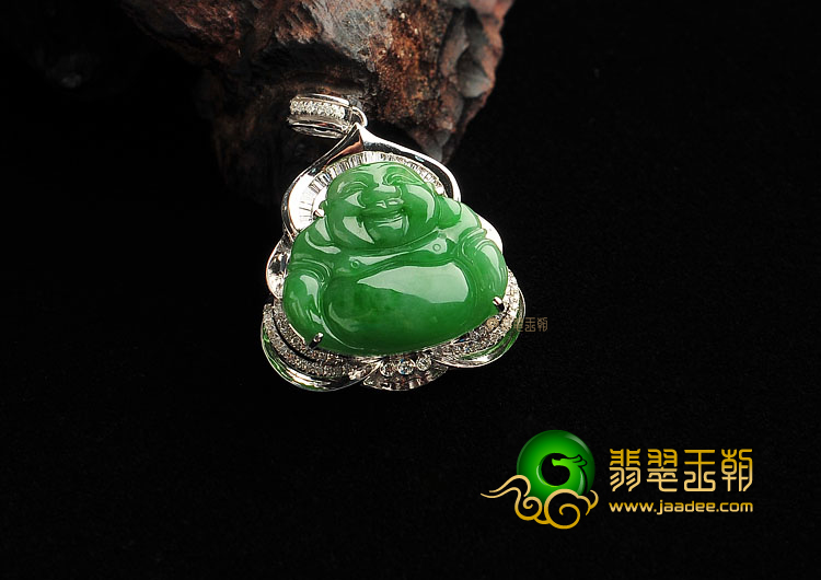 (超值推荐)糯冰种翠色镶白金玉佛胸坠(真钻)