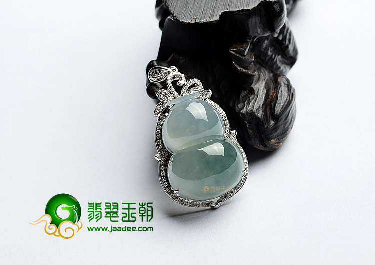 (超值推荐)冰种晴水镶白金葫芦胸坠(真钻)