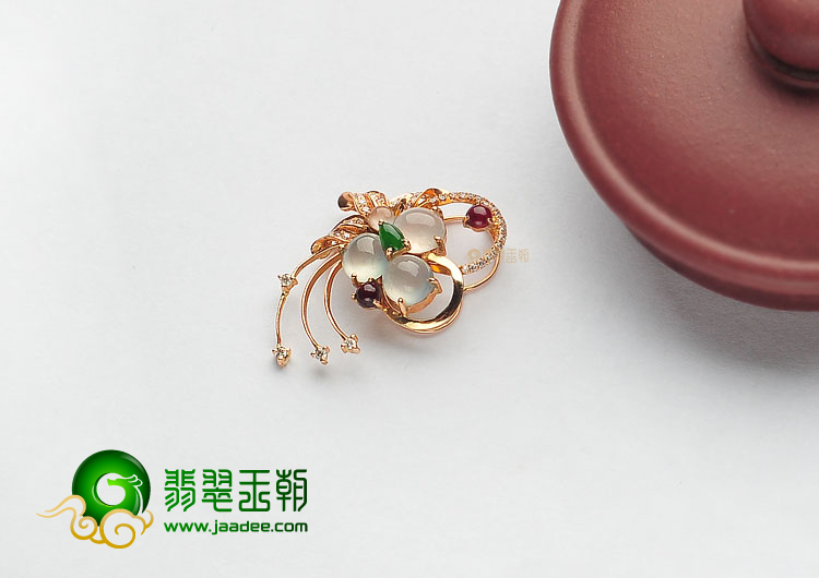 (超值推荐)冰种淡晴水/绿晴水镶玫瑰金花形胸坠(真钻)