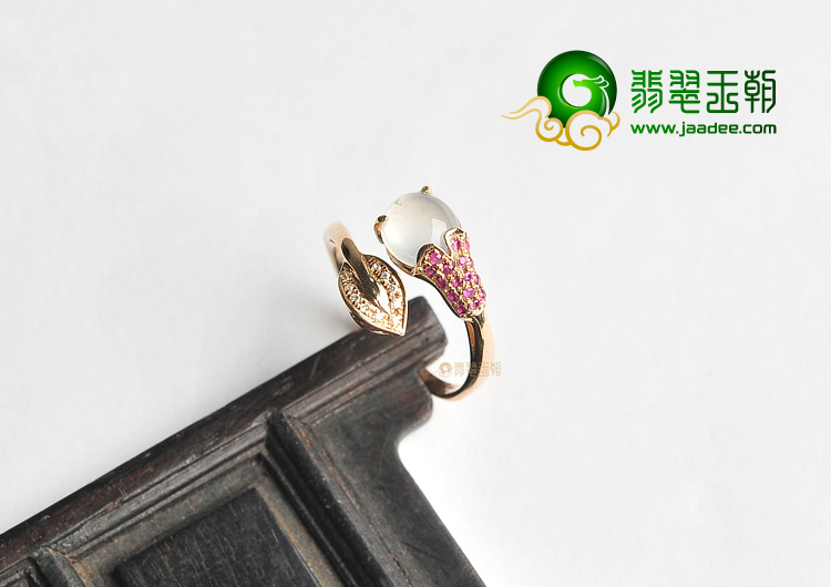 玻璃种白色镶玫瑰金戒指(真钻)