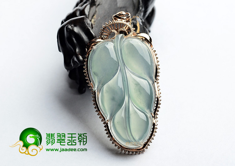 (超值推荐)冰种晴水略飘花镶玫瑰金金枝玉叶胸坠(真钻)