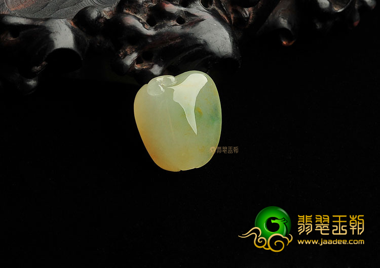 (超值推荐)冰种淡黄翡飘花苹果挂件