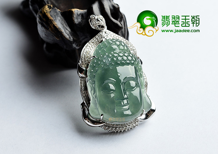 冰玻种晴水镶白金释迦牟尼胸坠(真钻)