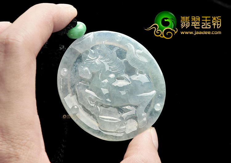冰种晴水马牌挂件