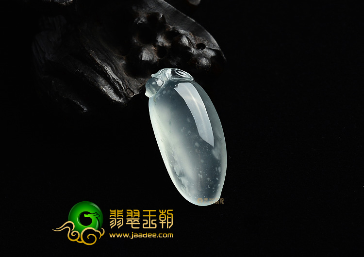 (超值推荐)冰玻种略飘花福瓜挂件