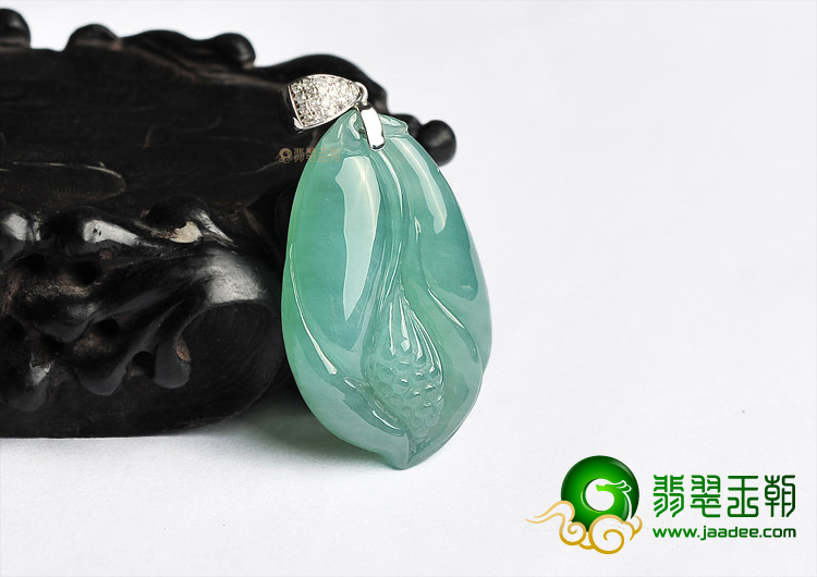 冰种蓝水玉兰花挂件(金扣)
