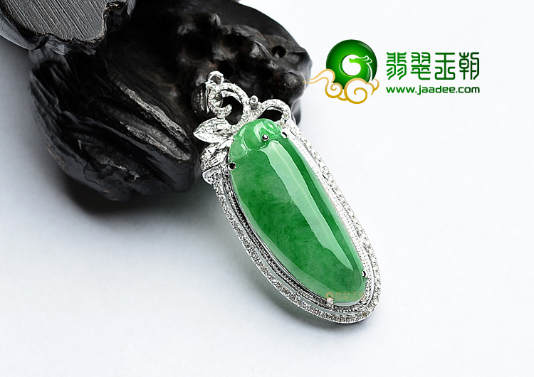 糯冰种阳绿镶白金福瓜胸坠(真钻)