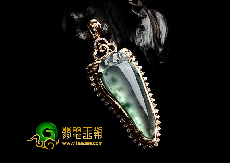 (超值推荐)冰玻种飘花镶白金福瓜胸坠(真钻)
