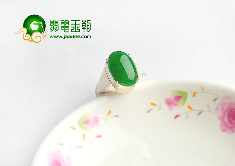 冰种阳绿戒面