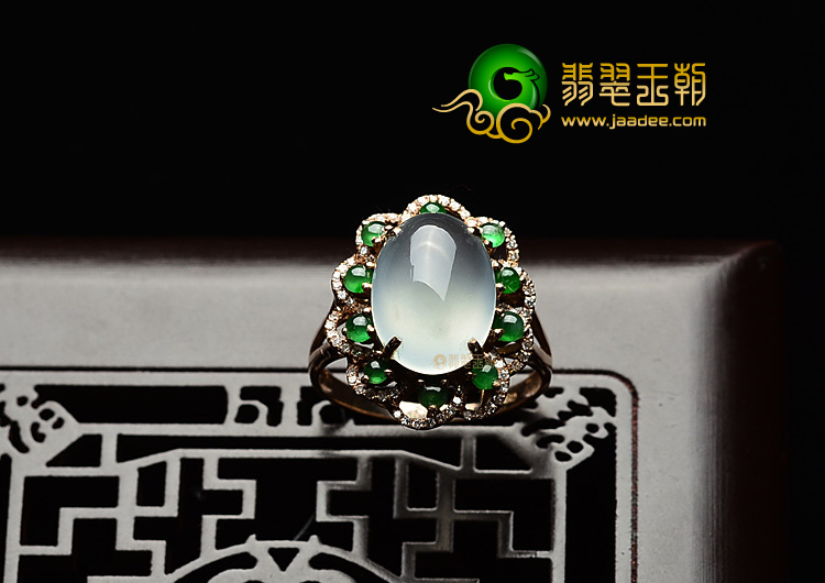 冰玻种淡晴水镶玫瑰金戒指(真钻)