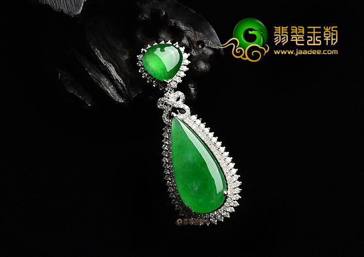 冰种阳绿镶白金水滴胸坠(真钻)