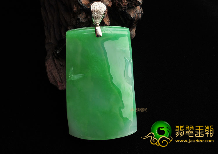 (超值推荐)冰种阳绿节节高挂件(金扣)