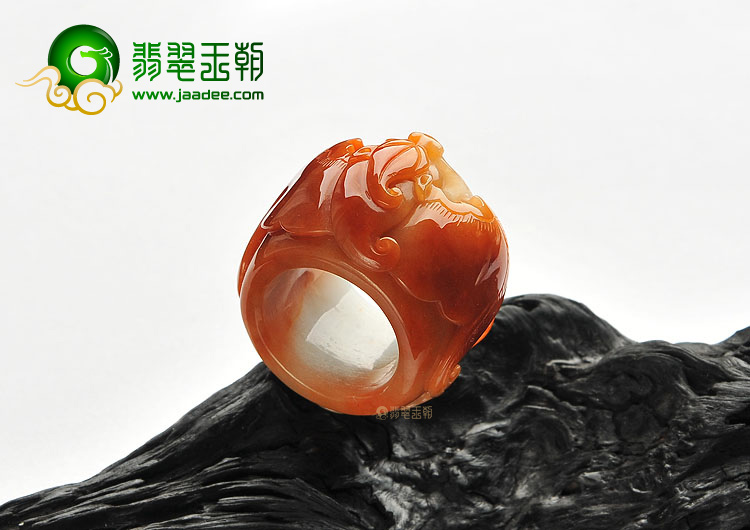 糯冰种红黄翡福在眼前扳指