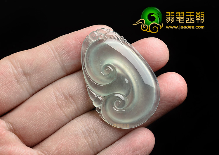 冰玻种略飘花如意挂件