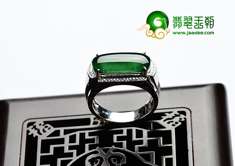 (超值推荐)冰玻种油青镶白金马鞍戒指(真钻)