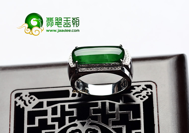 (超值推荐)冰玻种油青镶白金马鞍戒指(真钻)