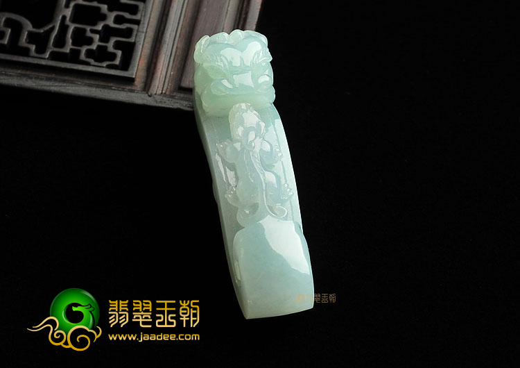 (超值推荐)糯冰种晴水龙钩挂件