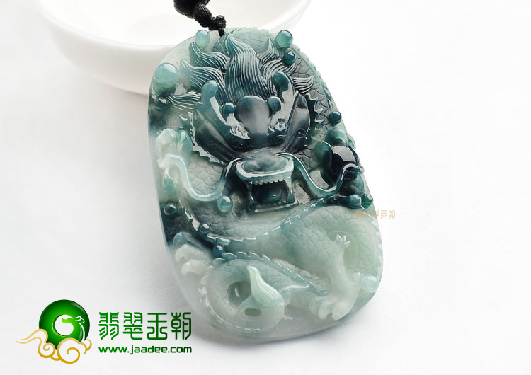 糯冰种飘花龙牌挂件