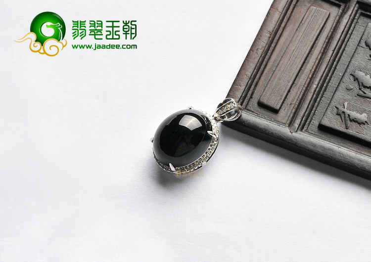 冰种墨翠镶玫瑰金胸坠(真钻)