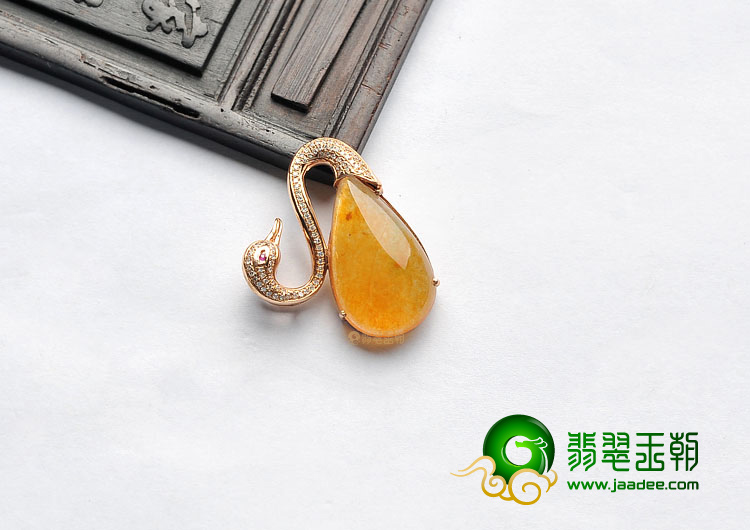 (超值推荐)冰种黄翡镶玫瑰金鹅形胸坠(真钻)