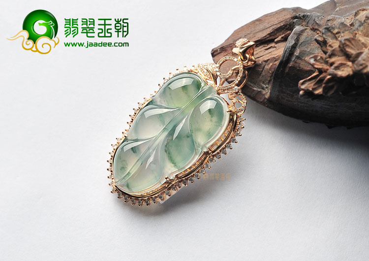 冰玻种飘花镶玫瑰金金枝玉叶胸坠(真钻)