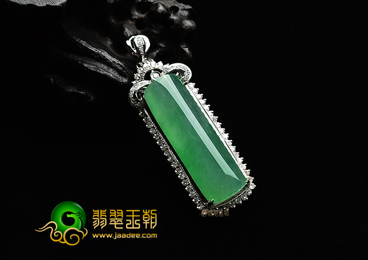 (超值推荐)冰种绿晴镶白金胸坠(真钻)