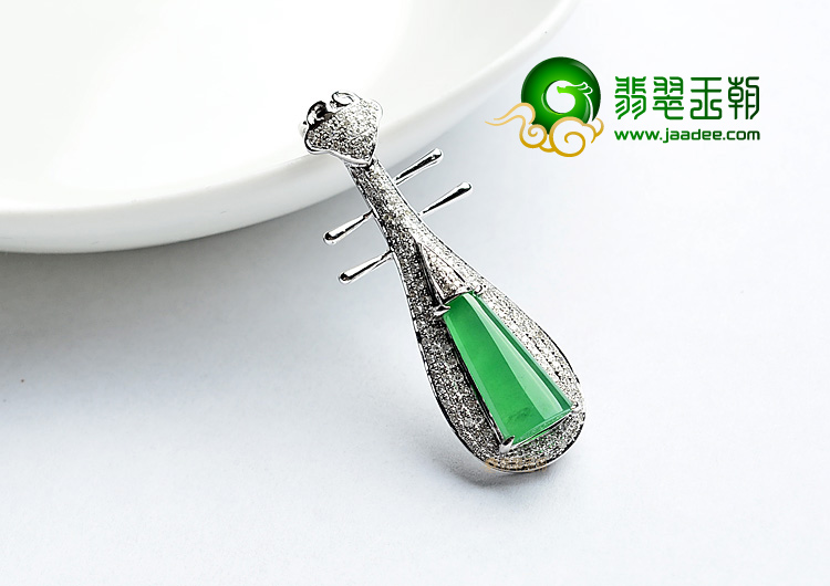 (超值推荐)冰种阳绿镶白金琵琶胸坠(真钻)