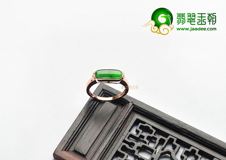 (超值推荐)冰种菠菜绿镶玫瑰金戒指(真钻)