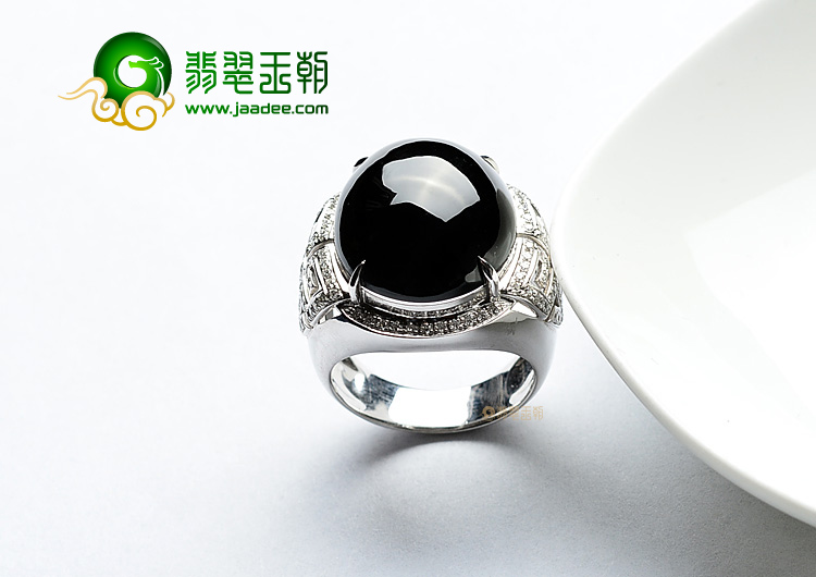 (超值推荐)冰种墨翠镶白金钻石戒指(男戒)