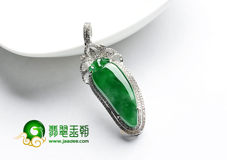 (超值推荐)糯冰种阳绿镶白金福瓜胸坠(真钻)