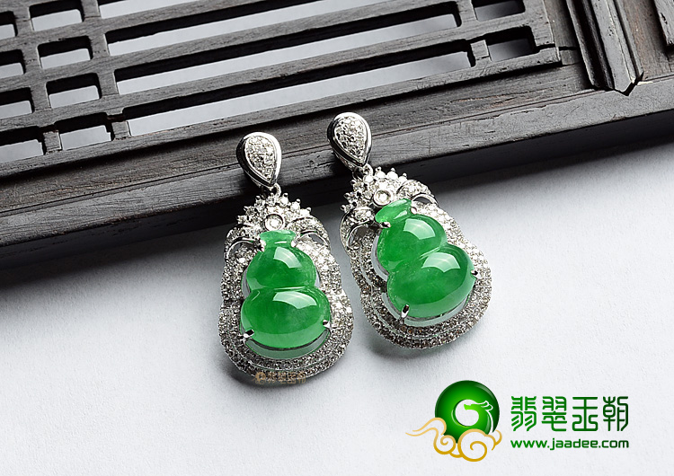 (超值推荐)冰种正阳绿镶白金葫芦胸坠(真钻)(一对)