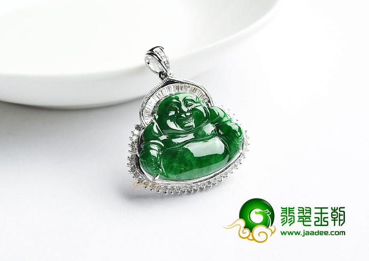 (超值推荐)冰种阳绿镶白金玉佛胸坠(真钻)
