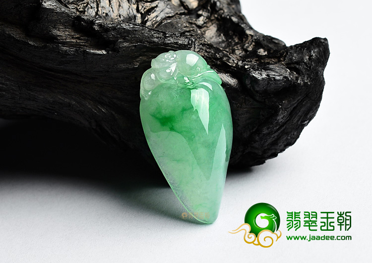 (超值推荐)糯冰种飘翠福瓜挂件