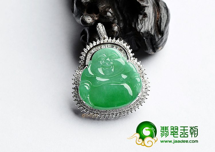 (超值推荐)冰种翠色镶白金玉佛胸坠(真钻)