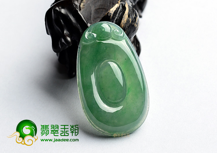 (超值推荐)糯冰种翠色福在眼前挂件
