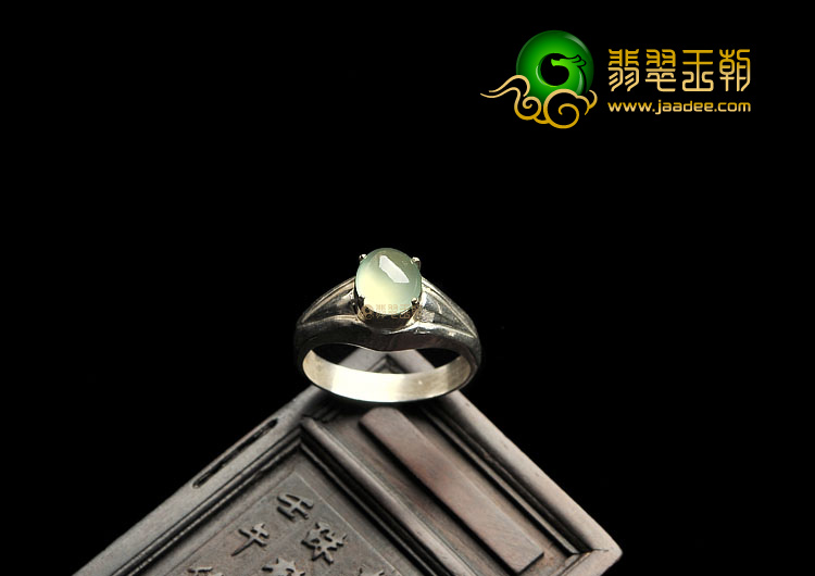 玻璃种淡晴水戒面