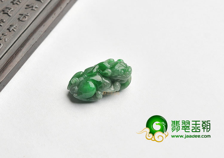 (超值推荐)糯冰种翠色貔貅挂件/戒面