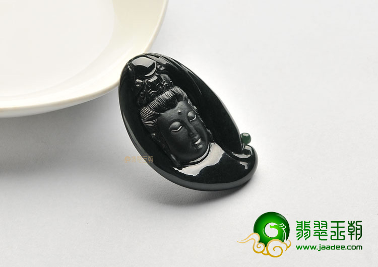冰种墨翠观音头挂件