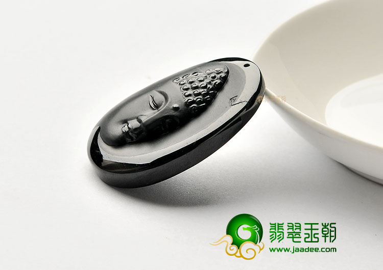 糯冰种墨翠释迦牟尼挂件