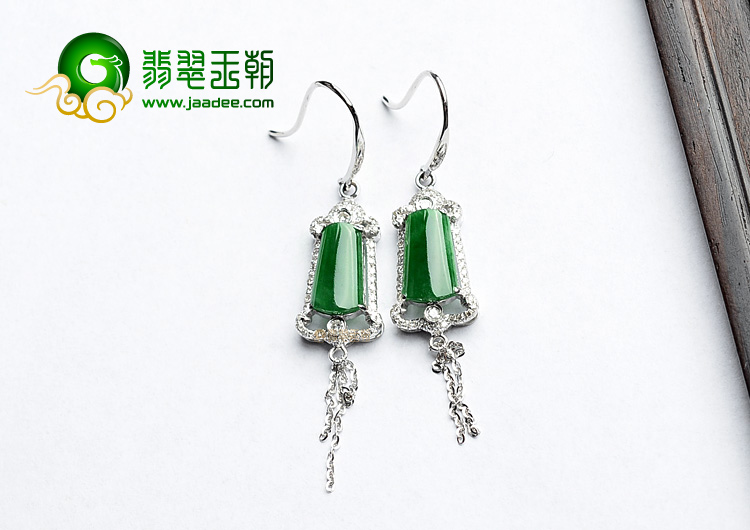 (超值推荐)糯冰种浓绿镶白金耳坠(真钻)