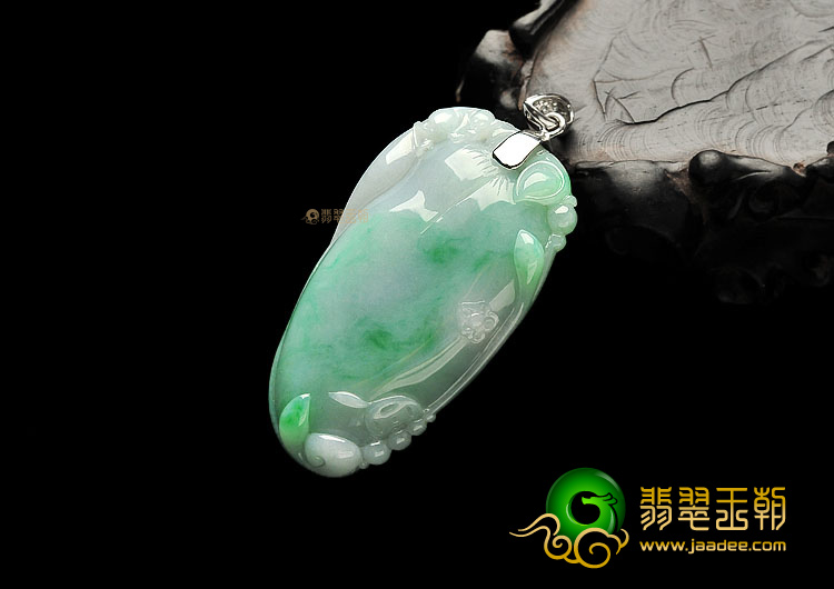 (超值推荐)糯冰种飘翠福瓜挂件