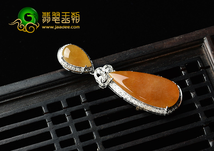 (超值推荐)冰种红黄翡镶白金水滴胸坠(真钻)