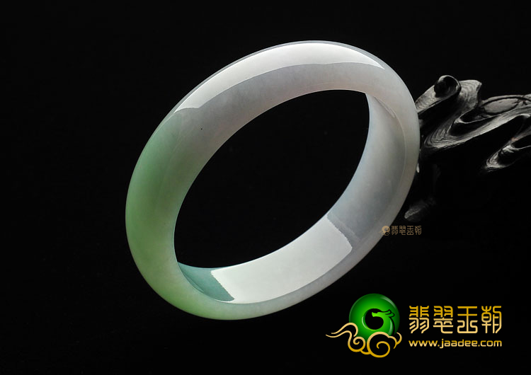 (超值推荐)糯冰种淡春带彩贵妃镯(58.8mm-49.7mm)