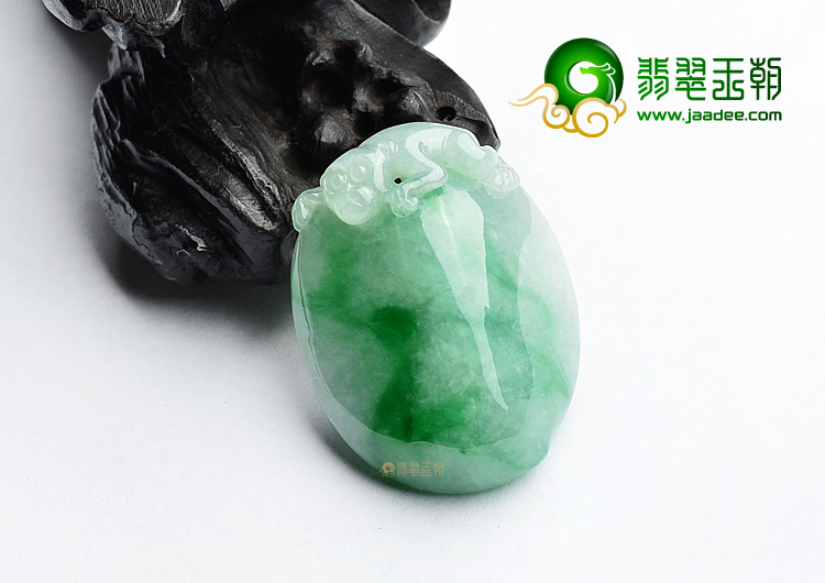 (超值推荐)糯冰种飘翠寿桃挂件