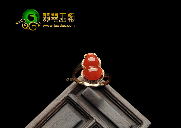 (超值推荐)糯冰种红翡镶白金葫芦戒指(真钻)