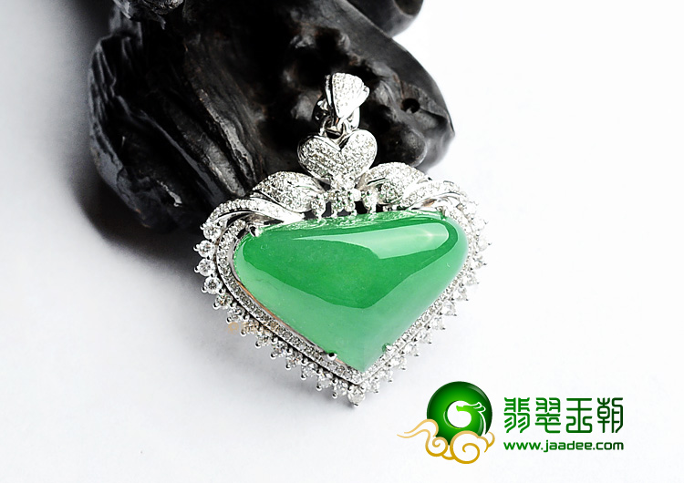 (超值推荐)冰种阳绿镶白金胸坠(真钻)