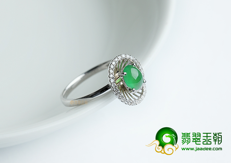 冰种绿晴水镶白金戒指